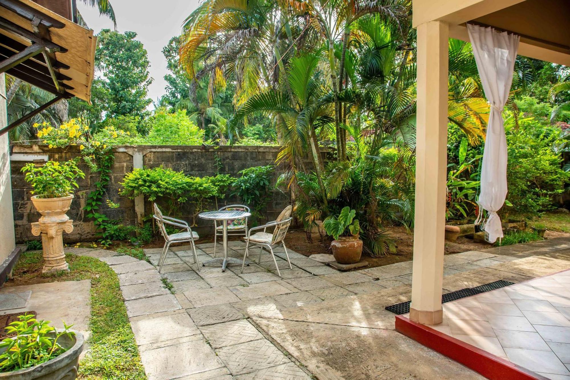 Fuchs Villas Negombo Exterior foto